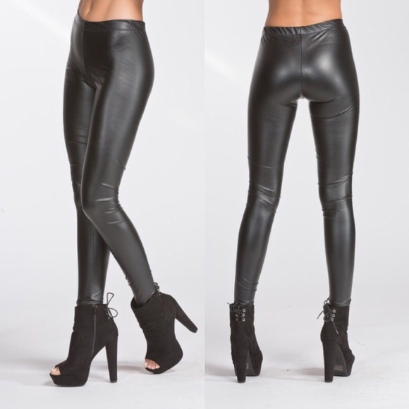 Faux leather leggings🌟 - Picture 6 of 7